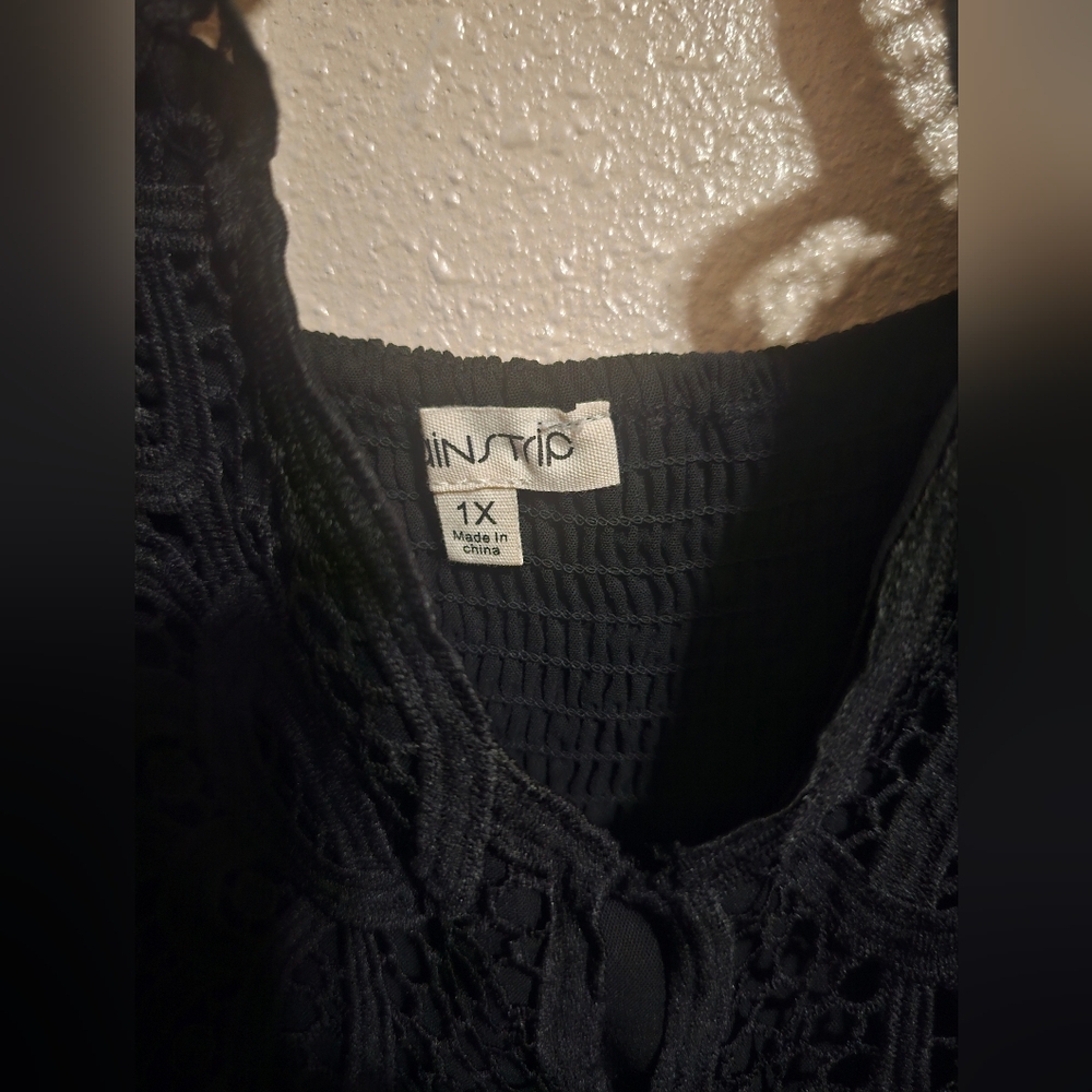 Main Strip Black Lace Camisole Top Size 1x - Picture 2 of 3